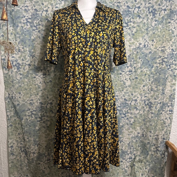 Sami & Jo Dresses & Skirts - Sami & Jo Floral Dress L